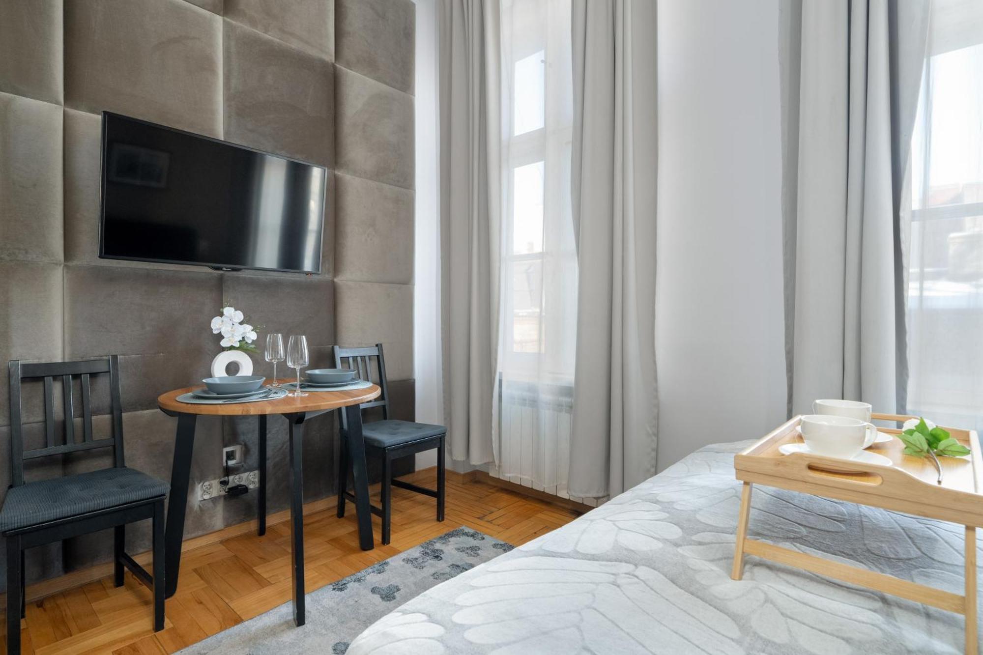 Przytulne Studia Very Berry W Poznaniu Blisko Parku By Noclegi Renters Buitenkant foto